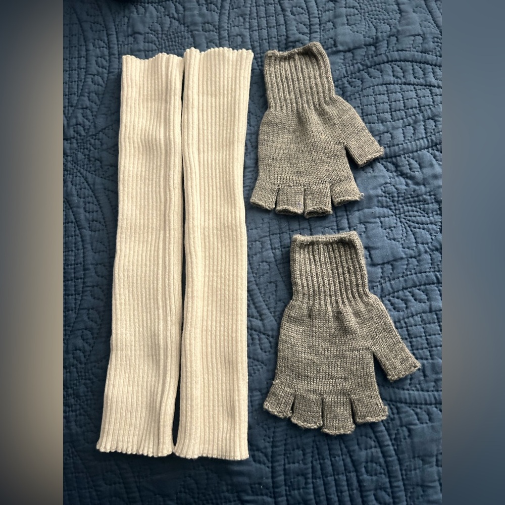 3/$15 Brandy Melville fingerless wool gloves and American Trends leg warmers